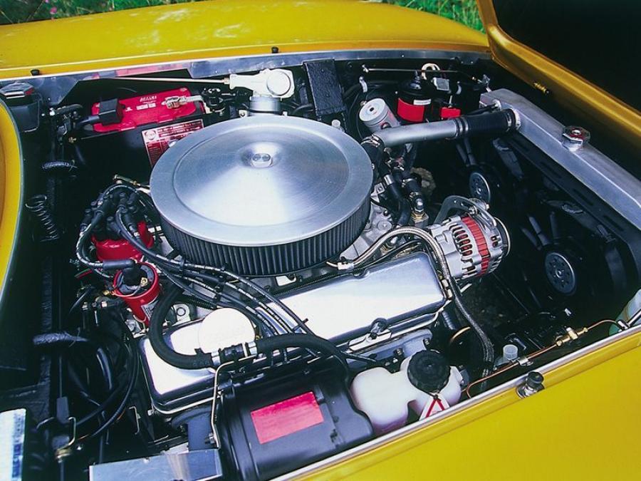 Моторный отсек Iso Grifo 1969 года  (фото 2 из 8)